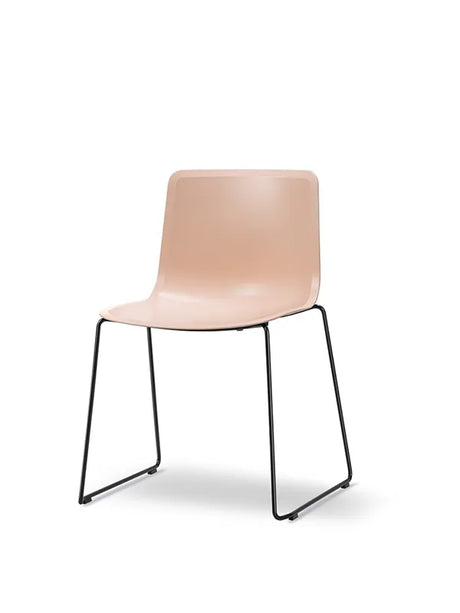 Pato Stol, medestel fra Fredericia Furniture - Powder nude / Krom - Jacobsen Plus