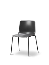 Pato Stol fra Fredericia Furniture - Dark grey / Sort - Jacobsen Plus