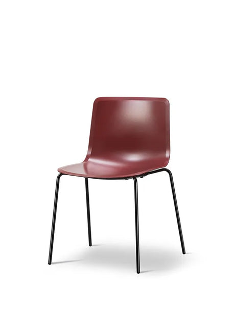 Pato Stol fra Fredericia Furniture - Dark red / Sort - Jacobsen Plus
