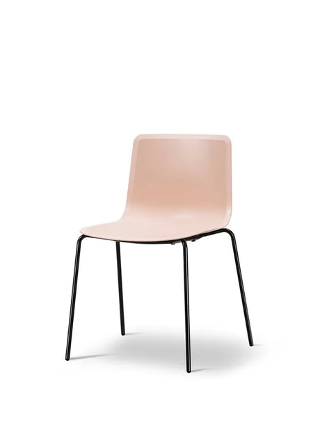 Pato Stol fra Fredericia Furniture - Powder nude / Sort - Jacobsen Plus