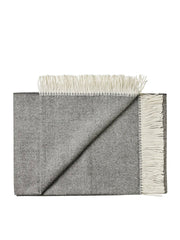 La Paz Plaid, dark grey fra Silkeborg Uldspinderi