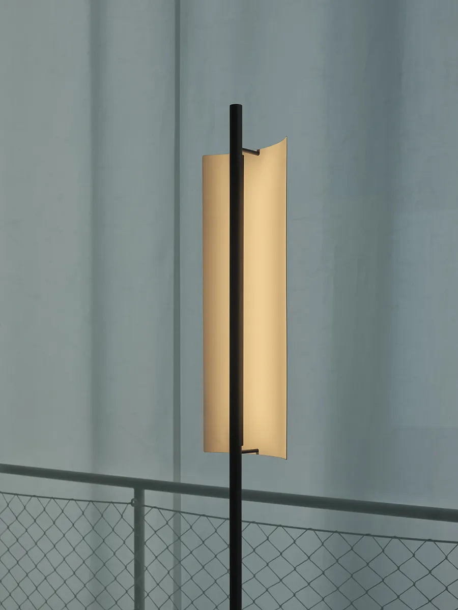 Lámina 45 Gulvlampe fra Santa and Cole - 3 - Jacobsen Plus