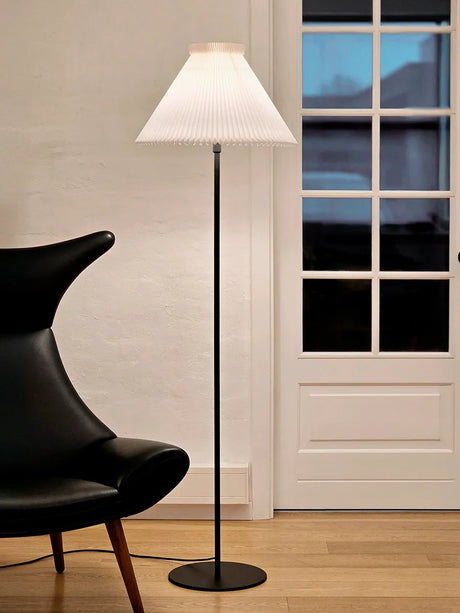 334H Gulvlampe, white fra Le Klint - 2 - Jacobsen Plus