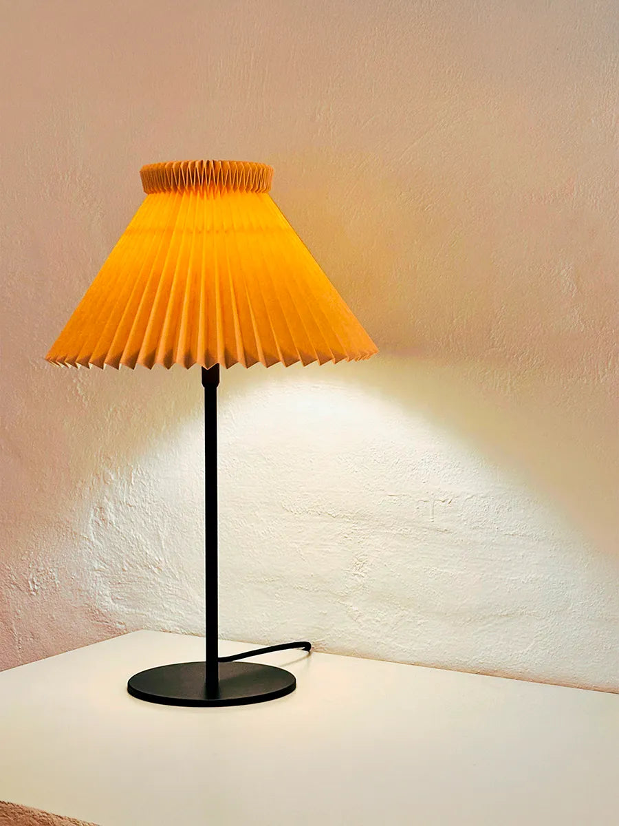 334T Bordlampe, buttermilk fra Le Klint - 2 - Jacobsen Plus