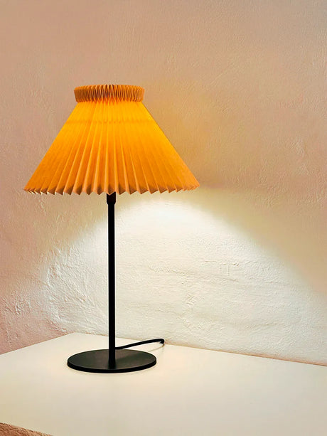334T Bordlampe, buttermilk fra Le Klint - 2 - Jacobsen Plus