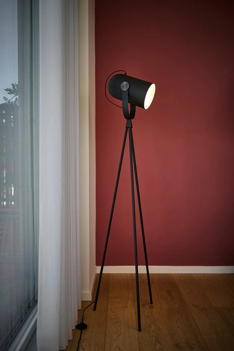 Carronade II Gulvlampe fra Le Klint - Røget Eg - Jacobsen Plus