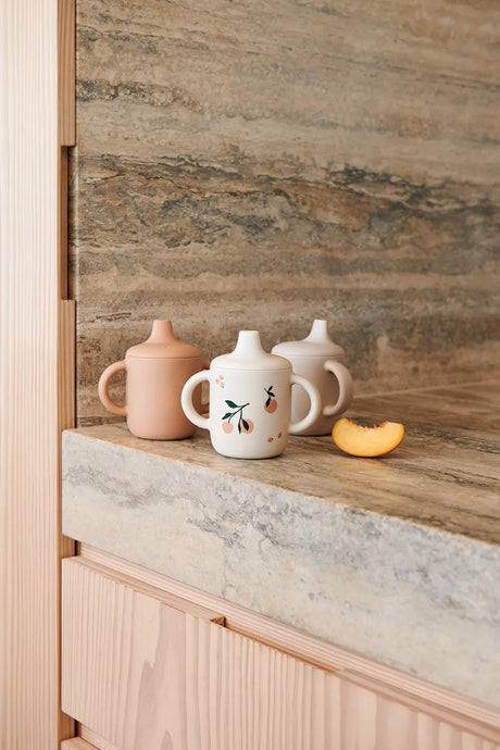 Neil Sippy Cup, Sandy fra Liewood - 2 - Jacobsen Plus