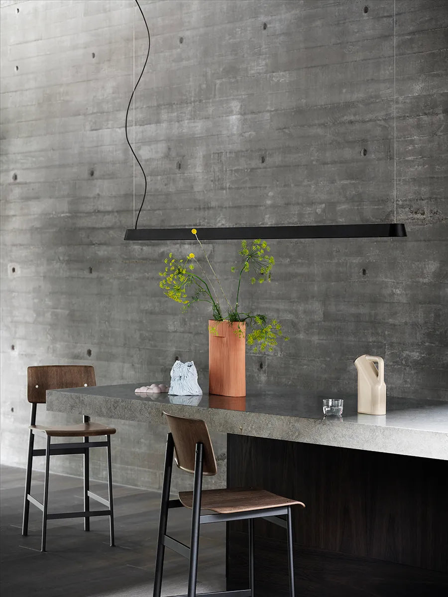 Linear Pendant Lamp 169,2 cm, black fra Muuto - 2 - Jacobsen Plus