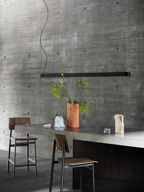 Linear Pendant Lamp 169,2 cm, black fra Muuto - 2 - Jacobsen Plus