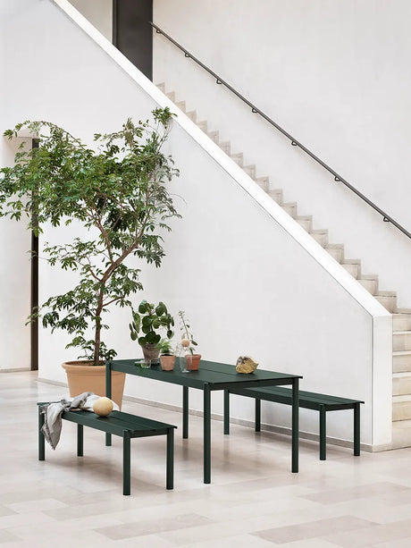 Linear Steel Bench, 170 cm fra Muuto - Anthracite black - Jacobsen Plus