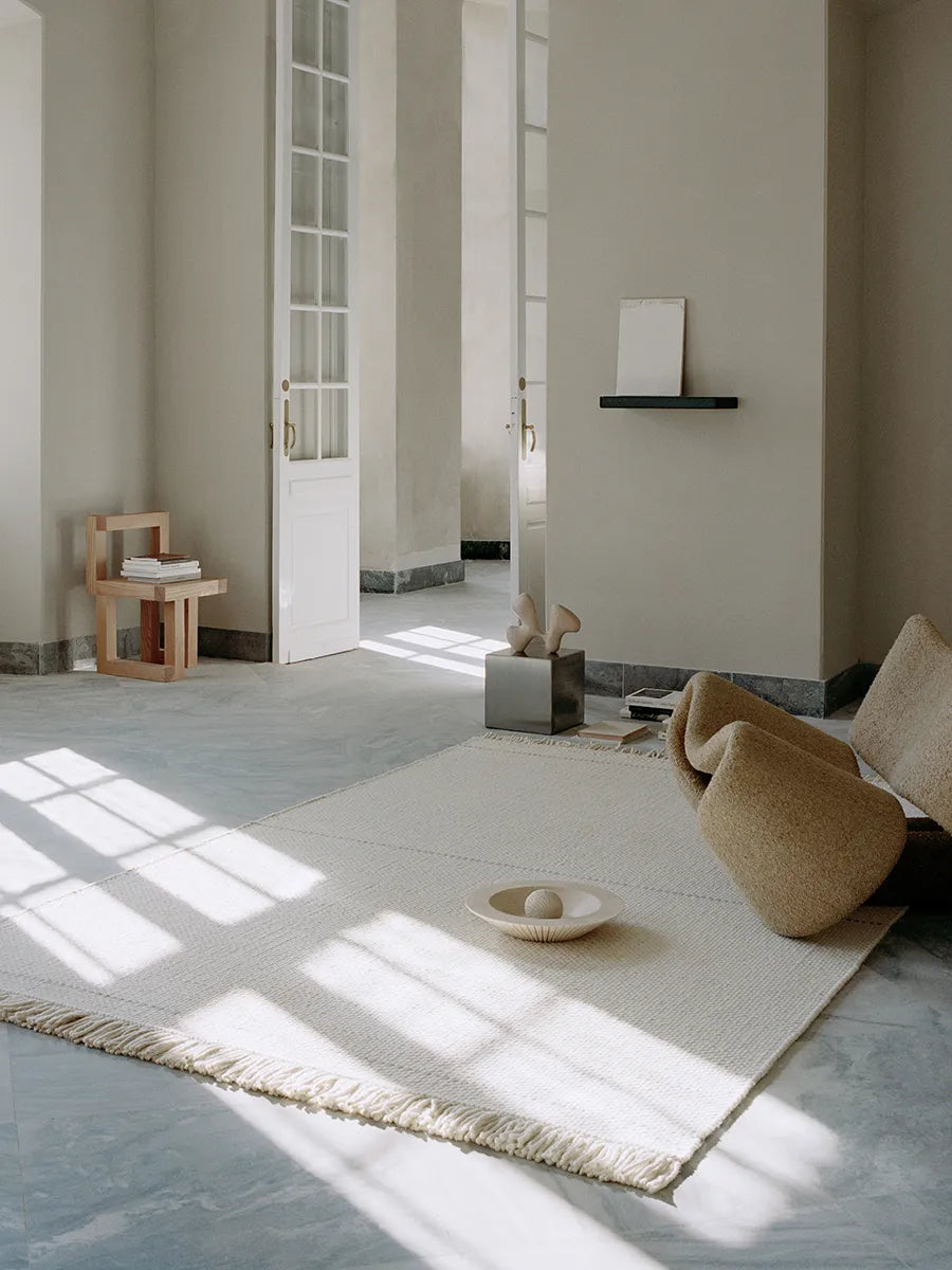 Awakened Mind Tæppe, white fra Linie Design