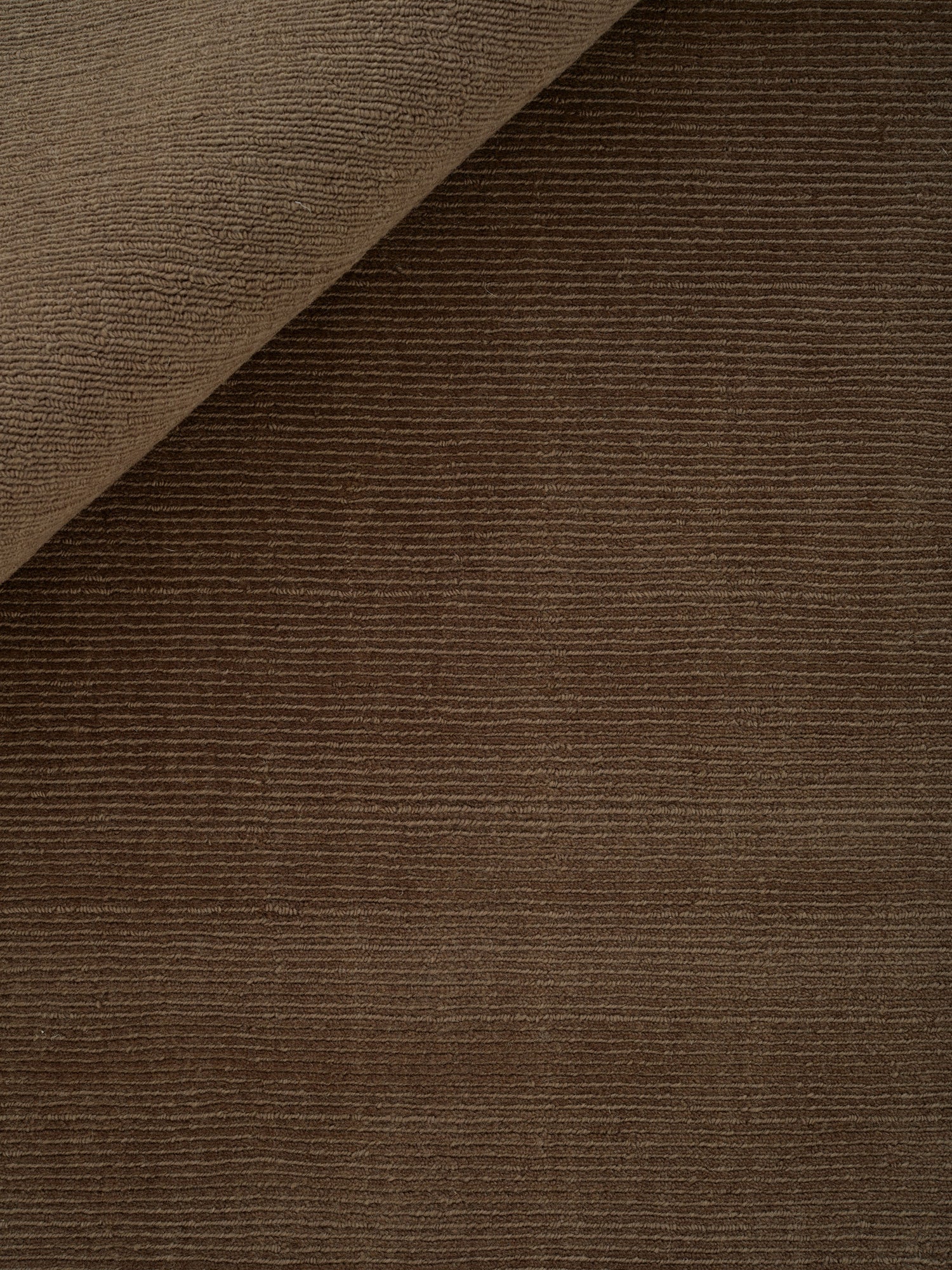 Echo Yano gulvtæppe, Olive Brown fra Linie Design