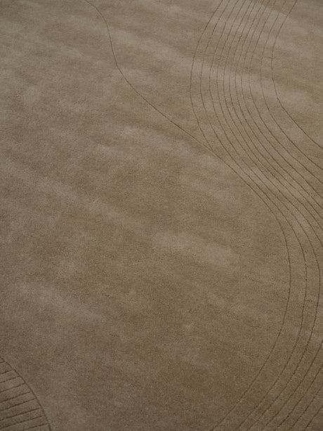 Fluid Arc gulvtæppe, Earth fra Linie Design - 225 x 300 cm. - Jacobsen Plus