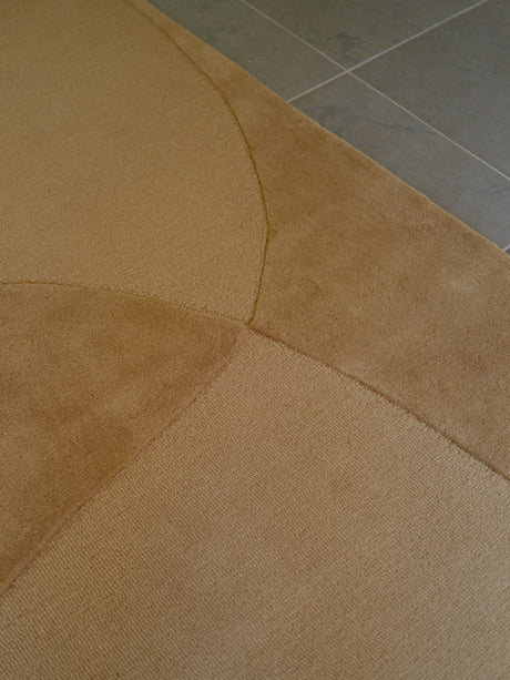 Split Plains Tæppe, Mustard fra Linie Design - 140 x 200 cm - Jacobsen Plus