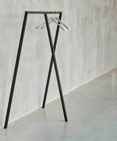 Loop Stand Wardrobe fra Hay - Sort - Jacobsen Plus