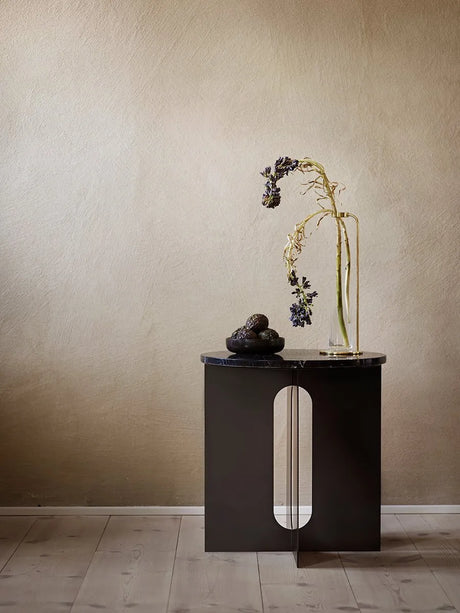 Androgyne Side Table fra Audo Copenhagen - Black - Jacobsen Plus