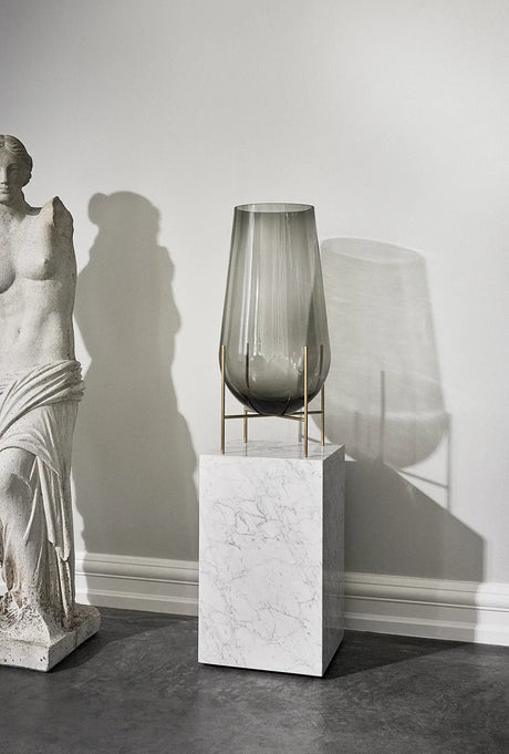 Plinth Tall White Carrara marmor fra Audo Copenhagen - 4 - Jacobsen Plus