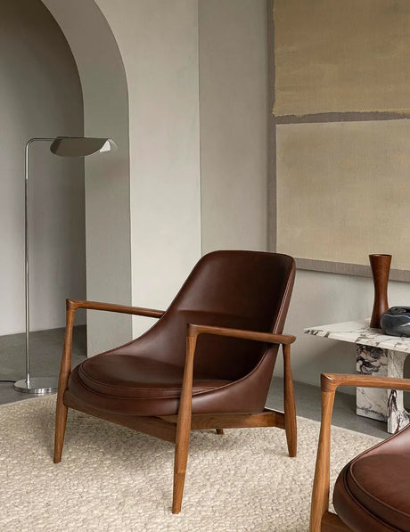 Elizabeth Lounge Chair fra Audo Copenhagen - Valnød - Dakar 0329 - Jacobsen Plus