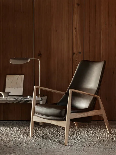 The Seal Lounge Chair, High Back fra Audo Copenhagen - Valnød - Dakar 0842 - Jacobsen Plus