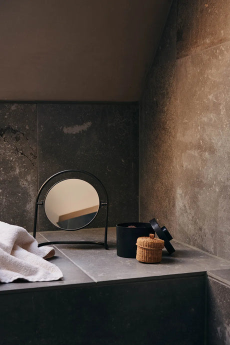Nimbus Table Mirror fra Audo Copenhagen - Polished Brass - Jacobsen Plus
