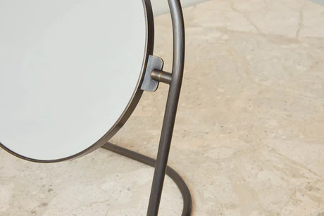 Nimbus Table Mirror fra Audo Copenhagen - Polished Brass - Jacobsen Plus