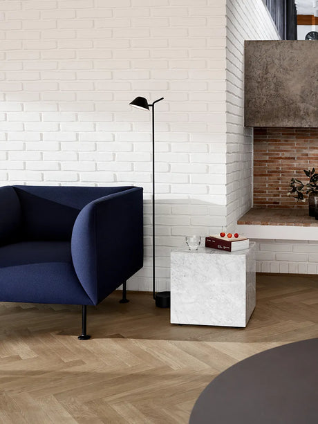 Plinth Cubic White Carrara marmor fra Audo Copenhagen - 4 - Jacobsen Plus