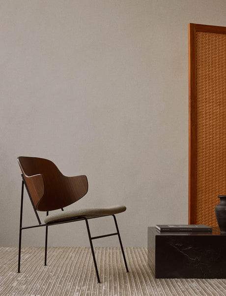 The Penguin Lounge Chair, Polstret fra Audo Copenhagen - Walnut / Re-wool 218 - Jacobsen Plus