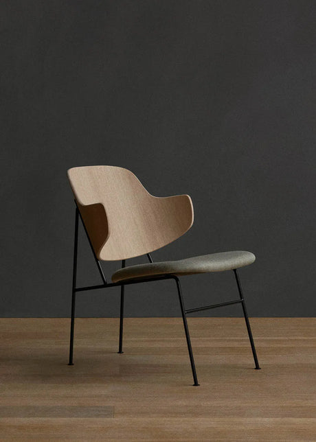 The Penguin Lounge Chair, Polstret fra Audo Copenhagen - Walnut / Re-wool 218 - Jacobsen Plus