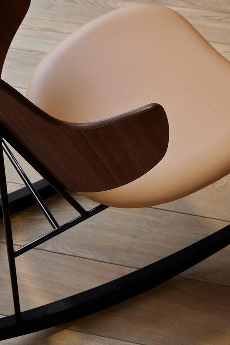 The Penguin Rocking Chair, Læder fra Audo Copenhagen - Walnut / Dakar 0250 - Jacobsen Plus