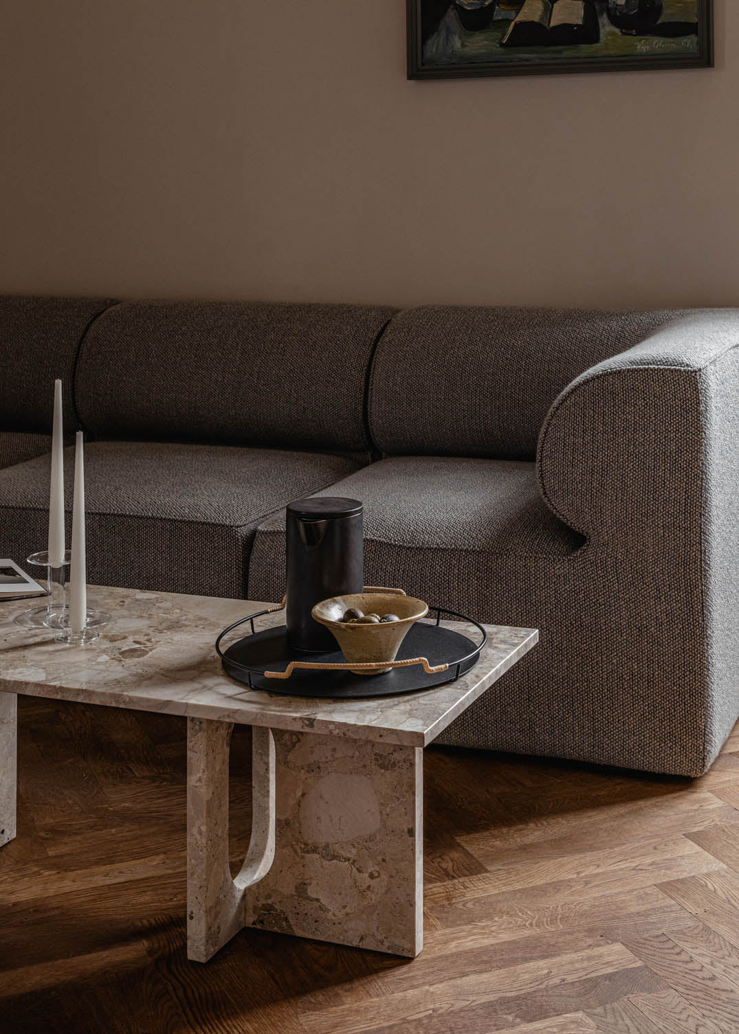Androgyne Lounge Table, stone/marble fra Audo Copenhagen