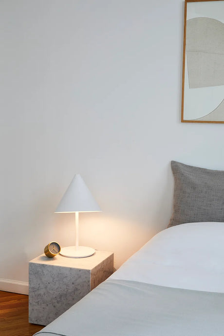 Plinth Cubic White Carrara marmor fra Audo Copenhagen - 3 - Jacobsen Plus