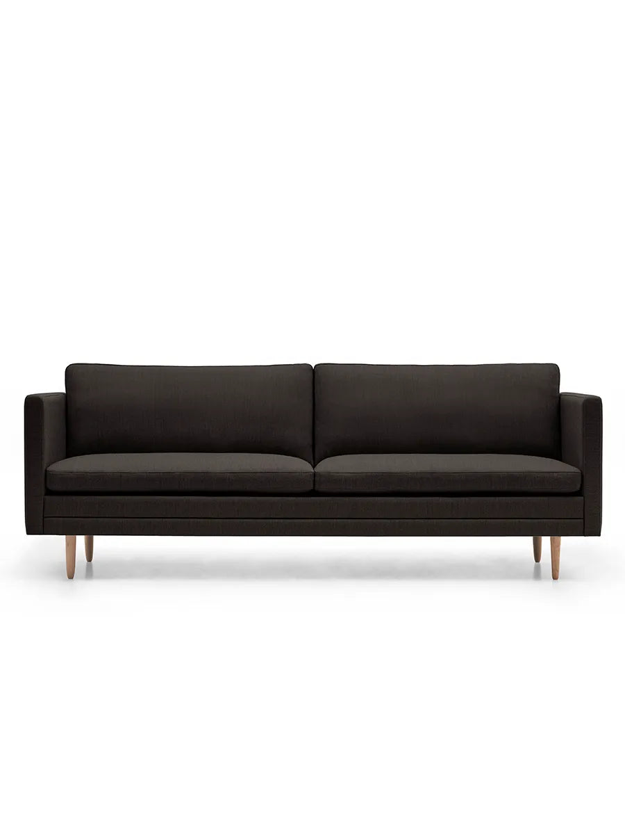 MH2614/MH2615 sofa, mood fra Mogens Hansen - Coneslim eg / 2 pers. sofa / Mood 2102 - Jacobsen Plus