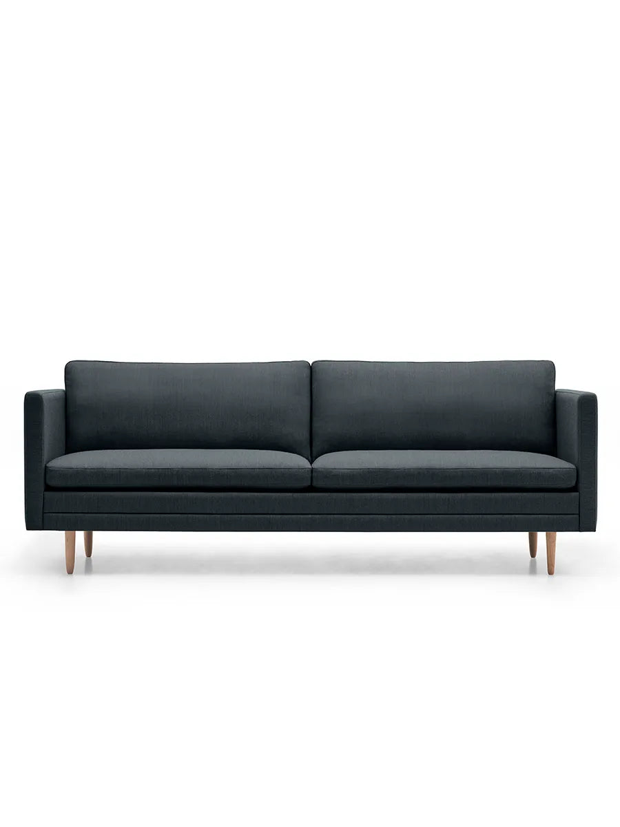 MH2614/MH2615 sofa, mood fra Mogens Hansen - Coneslim eg / 2 pers. sofa / Mood 2107 - Jacobsen Plus