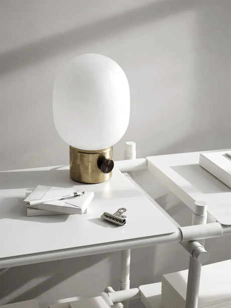 JWDA Metallic Bordlampe fra Audo Copenhagen - Black - Jacobsen Plus