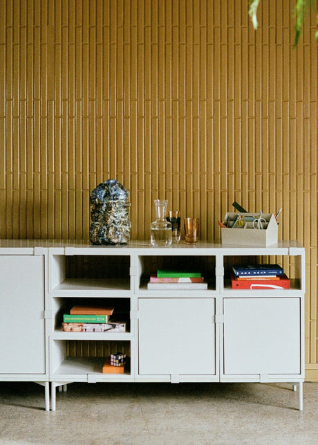 Stacked Reol m. Låge fra Muuto - Lysegrå - Jacobsen Plus