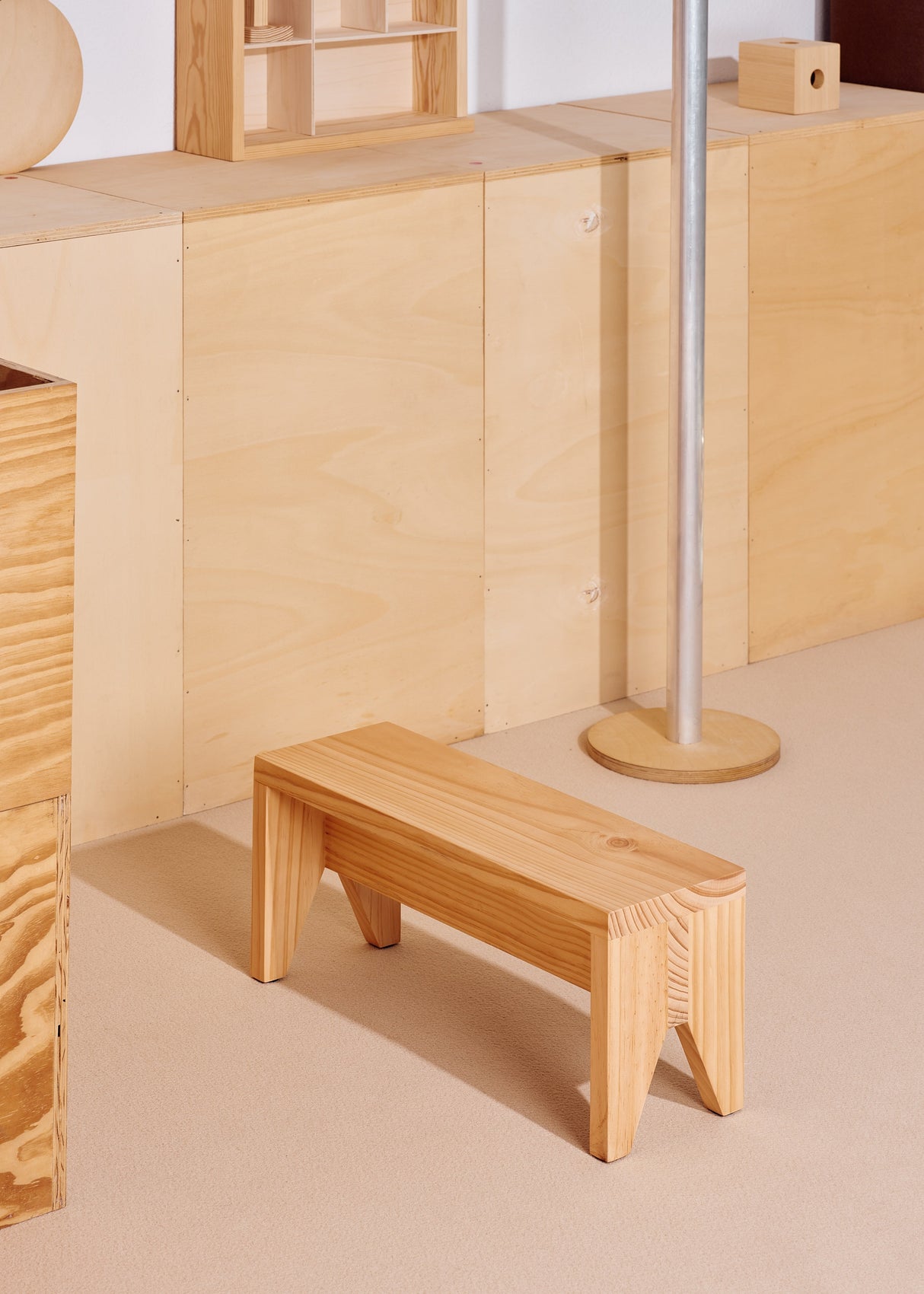 Manolito Stool, long fra Hay - 1 - Jacobsen Plus