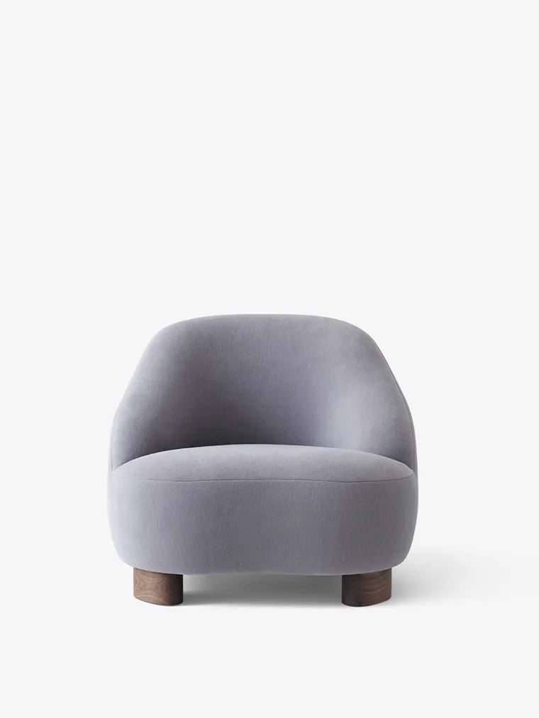 Margas LC1 loungestol fra &Tradition - Gentle 133 / Valnød olieret - Jacobsen Plus