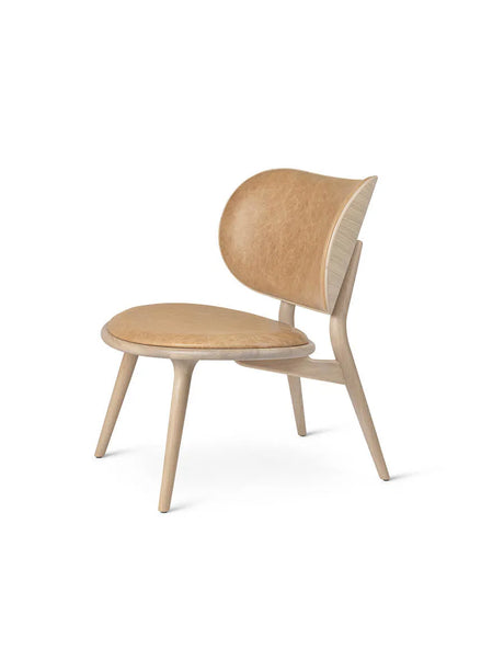 The Lounge Chair, mat lakeret eg med naturfarvet læder fra Mater - 1 - Jacobsen Plus