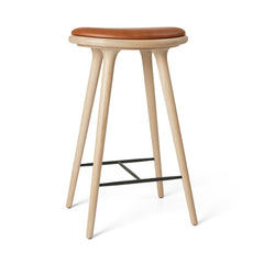 High Stool, matlakeret egetræ, Nuance Walnut læder, 74 cm, høj barstol fra Mater