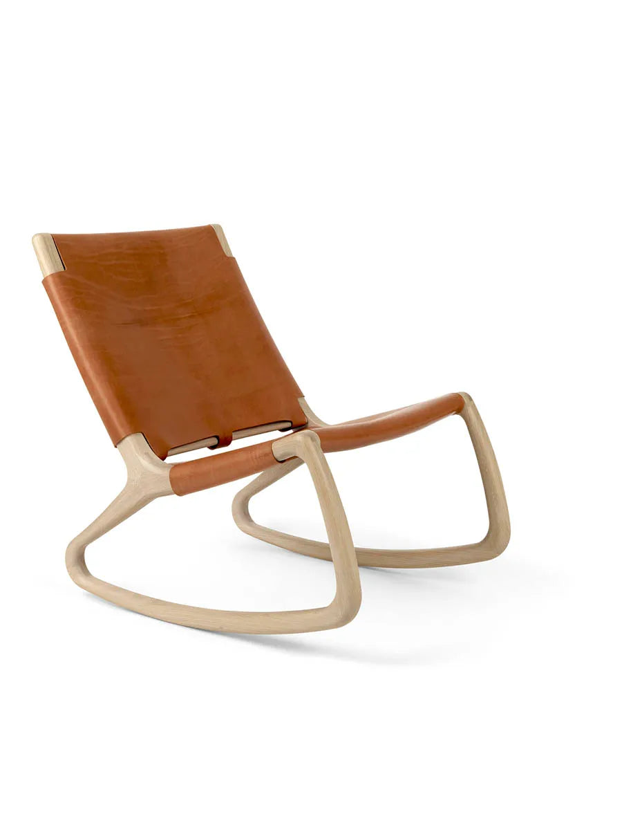 Rocker gyngestol, mat lakeret eg med whisky farvet læder fra Mater
