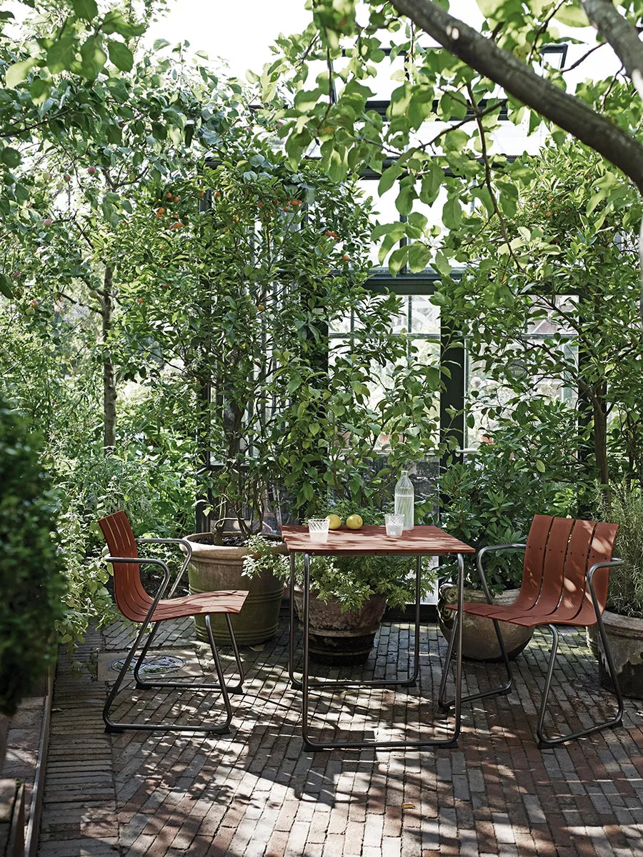 Ocean Havebord 70x70, burnt red fra Mater