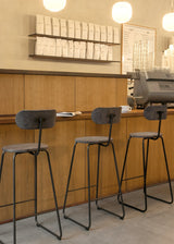 Earth barstol med ryglæn, coffee waste light fra Mater - 2 - Jacobsen Plus