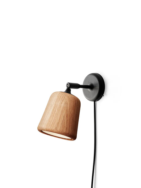 Material væglampe fra New Works - Eg - Jacobsen Plus