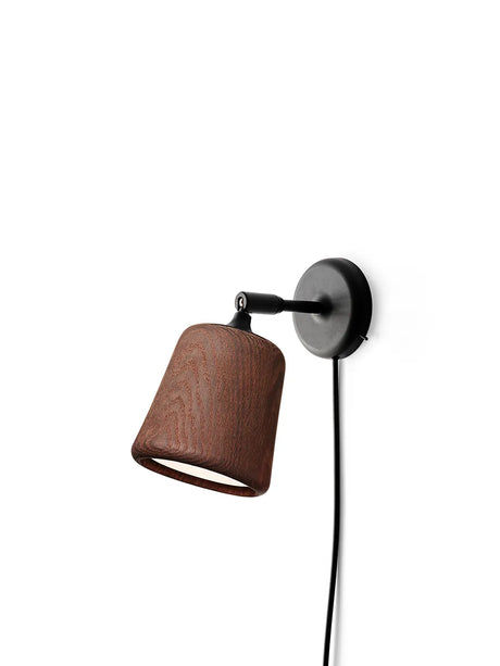 Material væglampe fra New Works - Røget eg - Jacobsen Plus