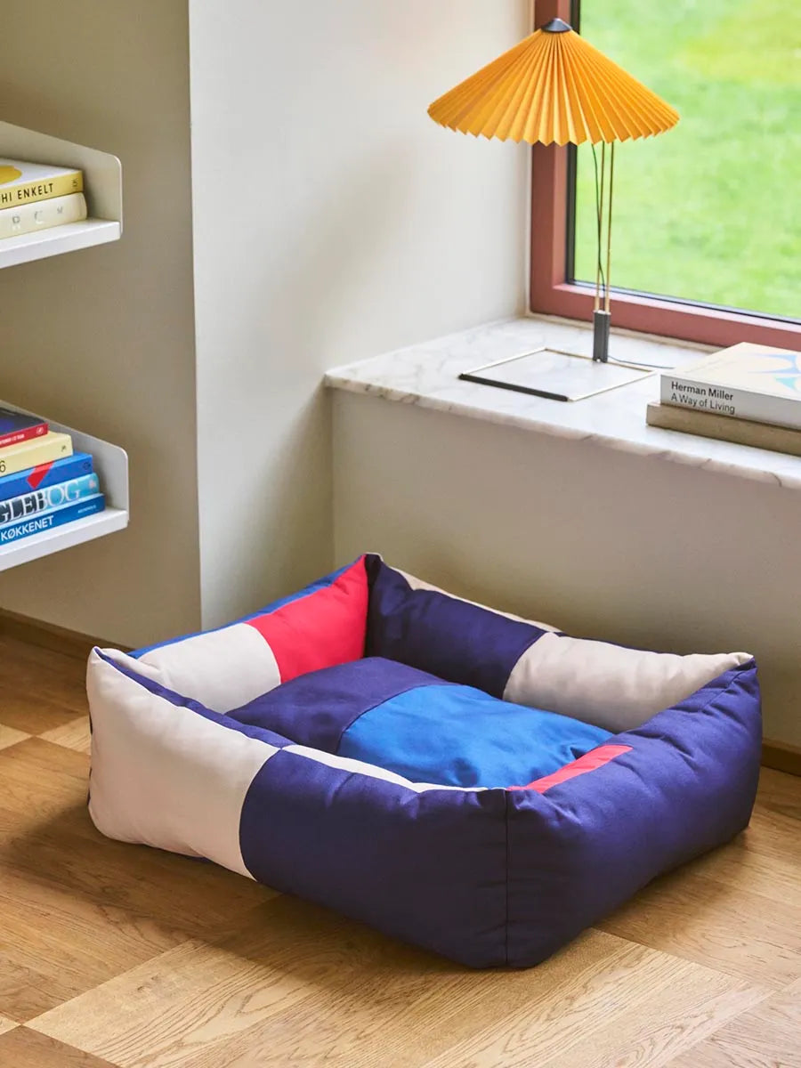 Dogs Bed Medium, red/blue fra Hay