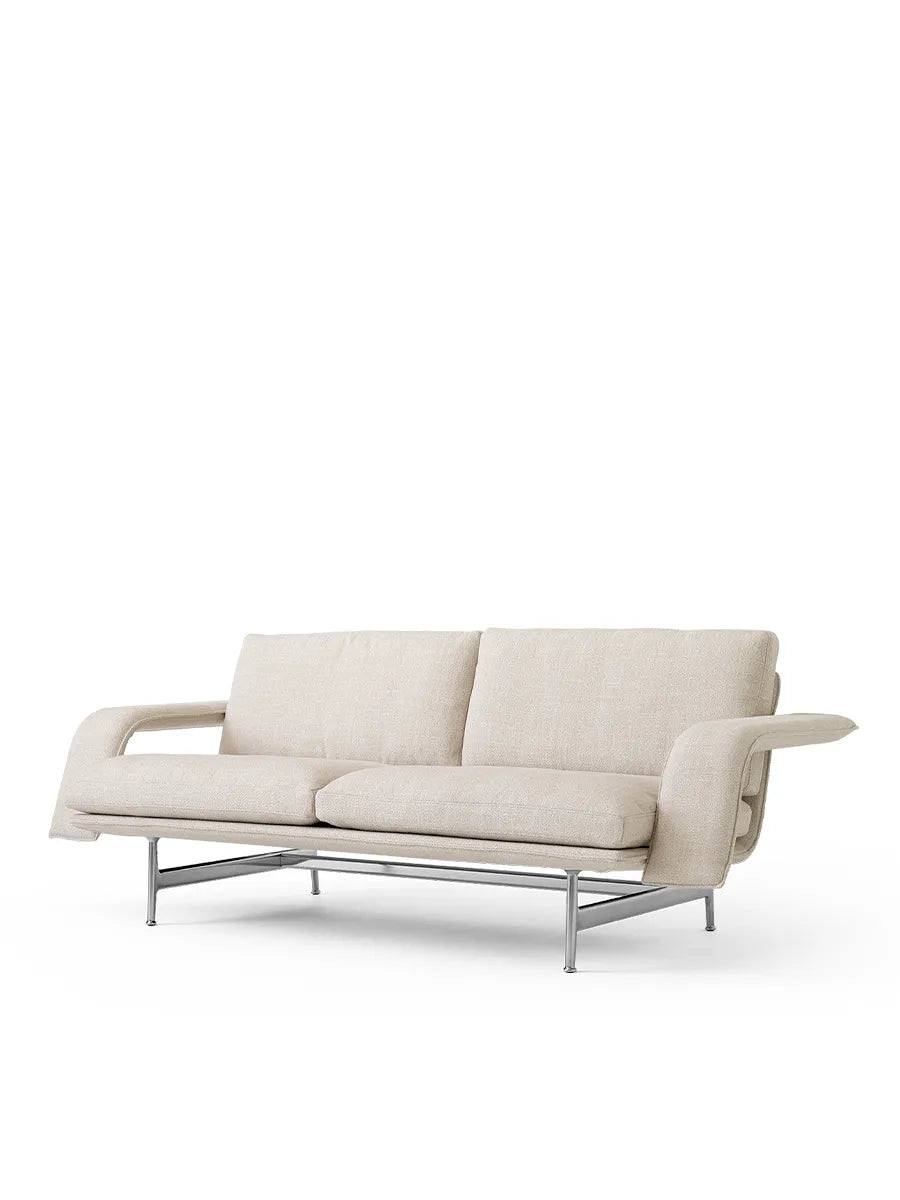 Meantime AV30 2-personers sofa fra &Tradition - Ecriture 0210 / Poleret aluminium - Jacobsen Plus