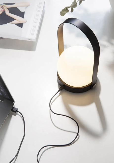 Carrie LED Bordlampe fra Audo Copenhagen - Burned Red - Jacobsen Plus