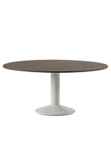 Midst Table Ø 160 cm, dark oiled oak fra Muuto - Dark Oiled Oak - Grey - Jacobsen Plus