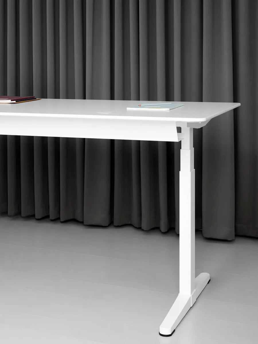 HiLow3 skrivebord fra Montana