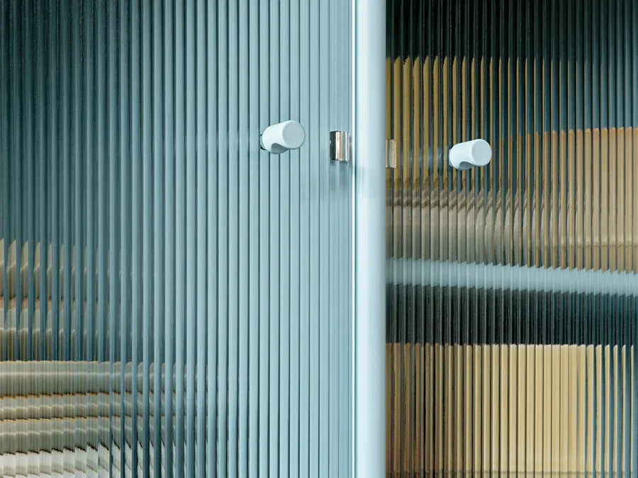 Ripple I Vitrineskab fra Montana